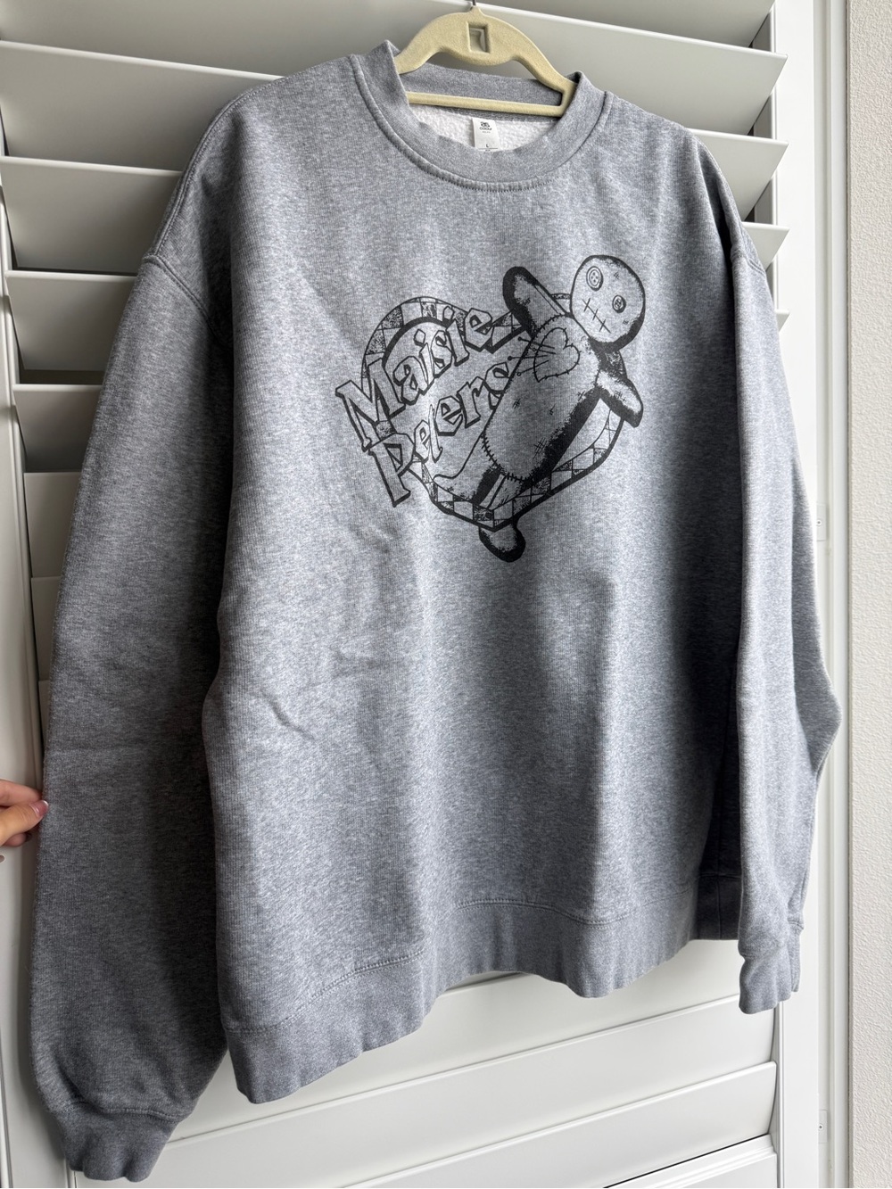 Maisie Peters Gray Graphic Crewneck Sweatshirt